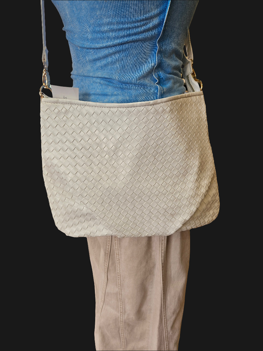 Pretty Simple Purse (white)