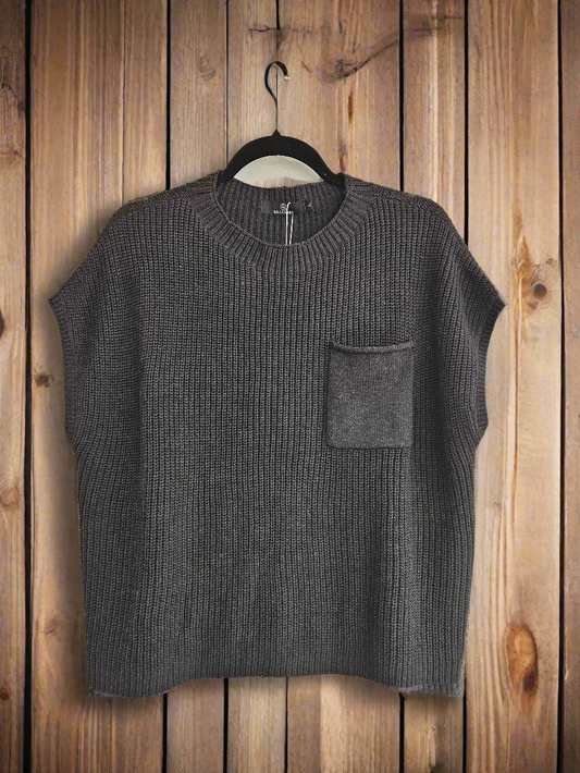 Knitted short sleeve